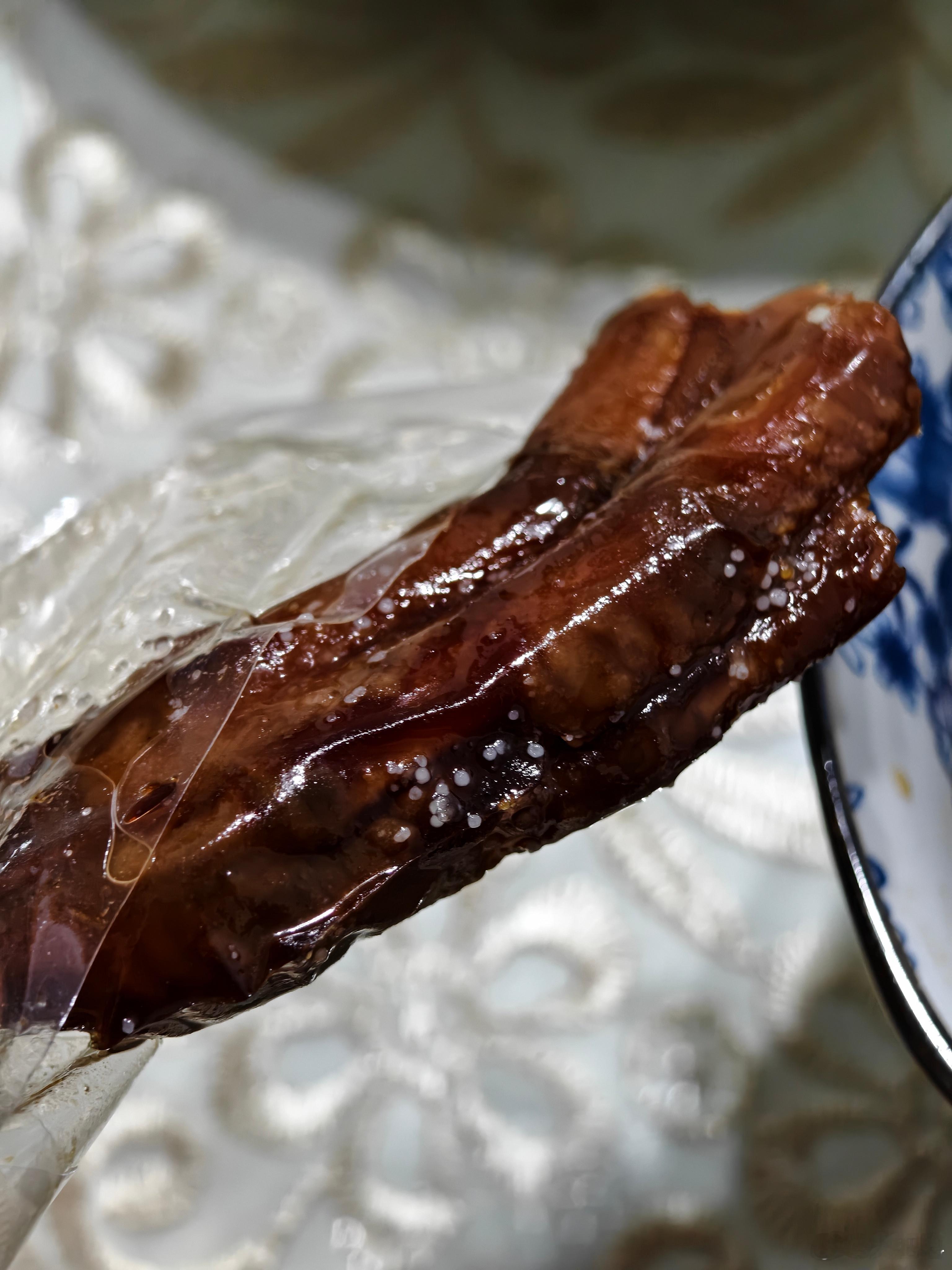 这鸭掌上白的点是啥？ 