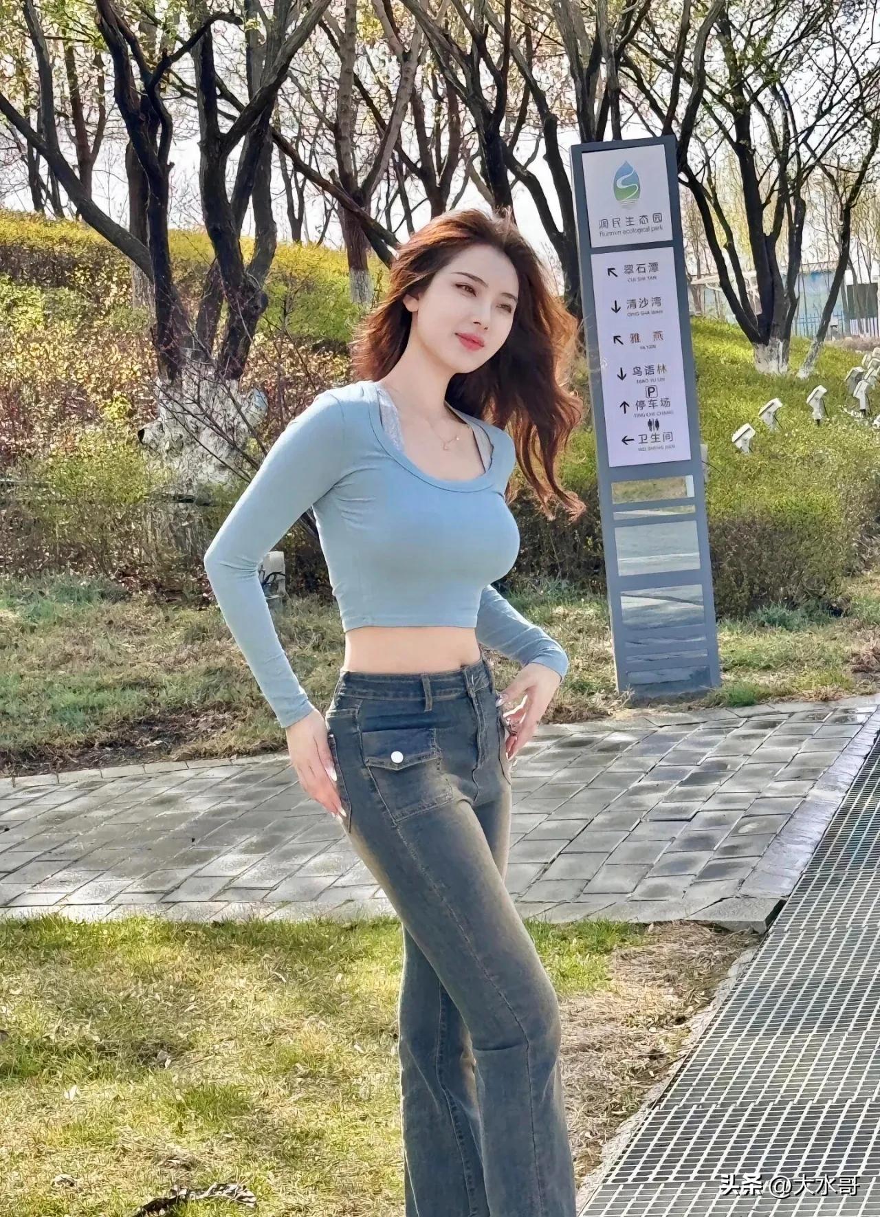 晒图笔记大赛喜欢穿蓝色衣服的姑娘一般都是漂亮又睿智的[灵光一闪]