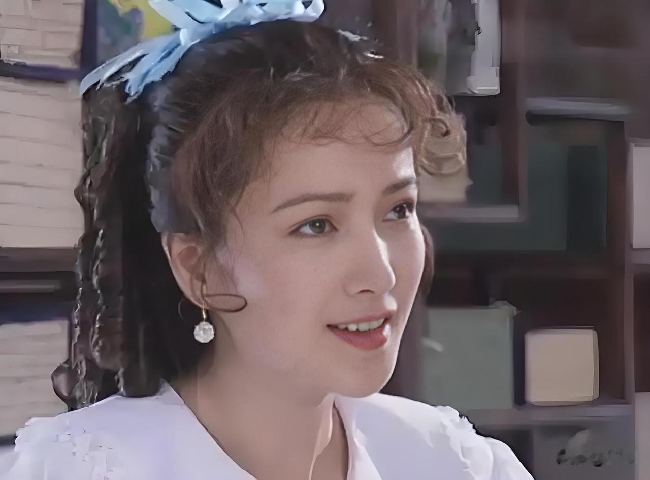 十位梳民国“弹簧卷发型”的女明星，谁美？
何晴    蒋勤勤    谢润   张