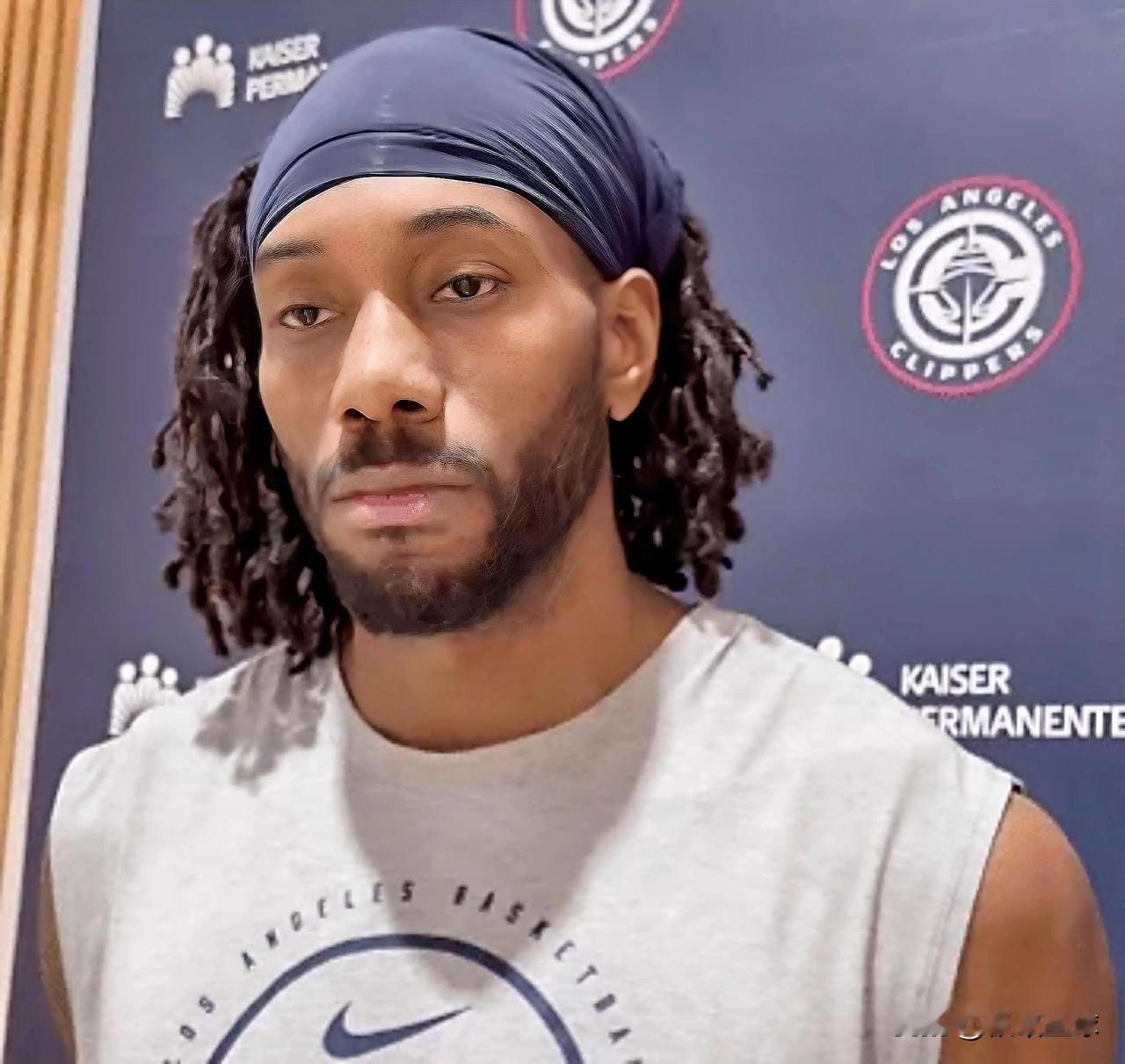 小卡终于为保罗发声了！

小卡在今日接受了采访，谈到快船与保罗分道扬镳时说道：“