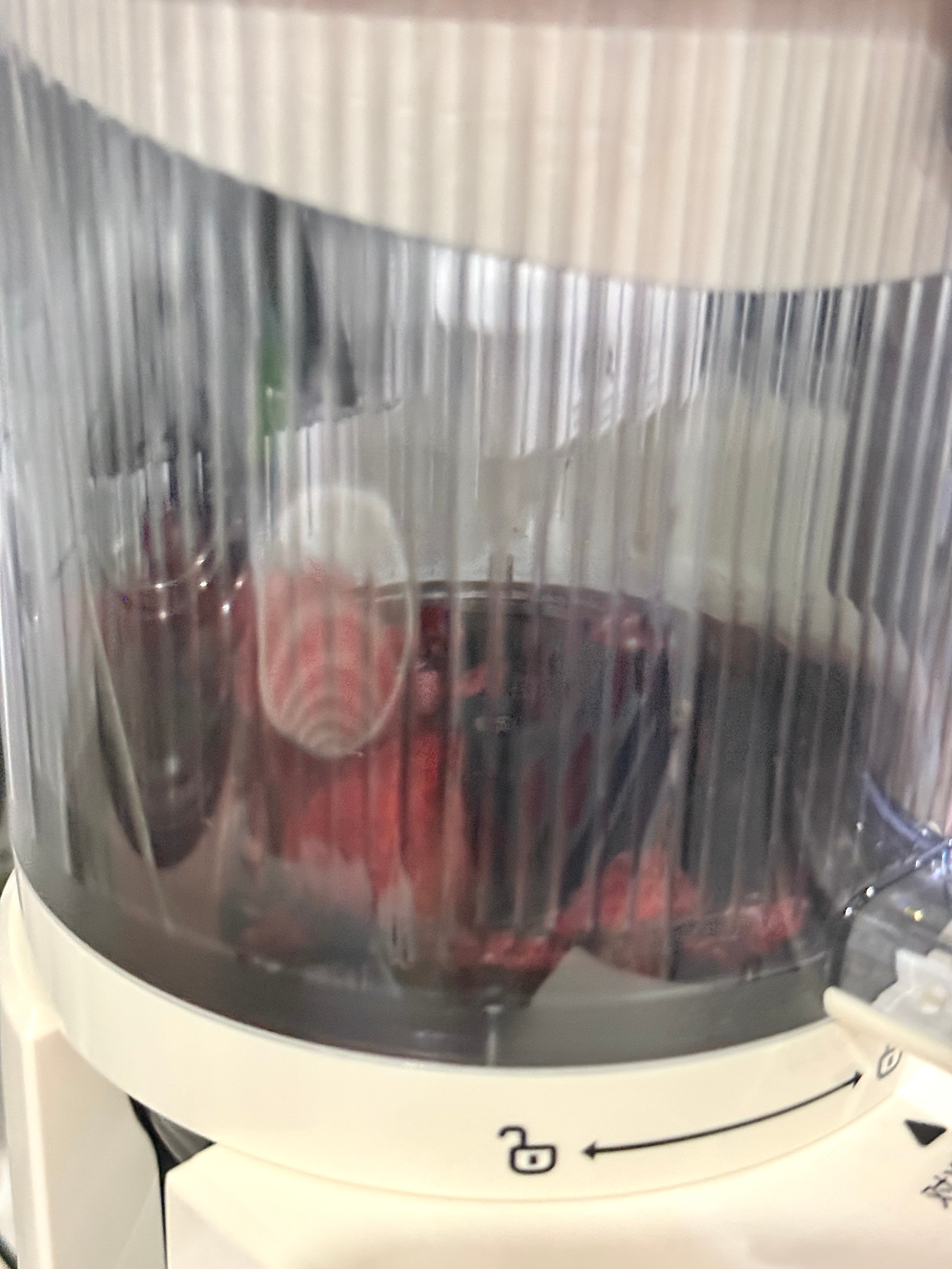 谁想看我用榨汁机做冰沙