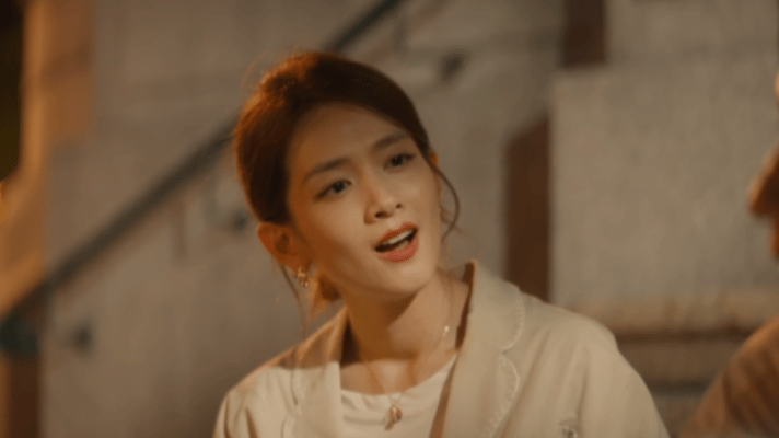 普通人没时间想自己累不累  灿烂的风和海   听着麦又歌讲述那忙碌的日子，深深觉