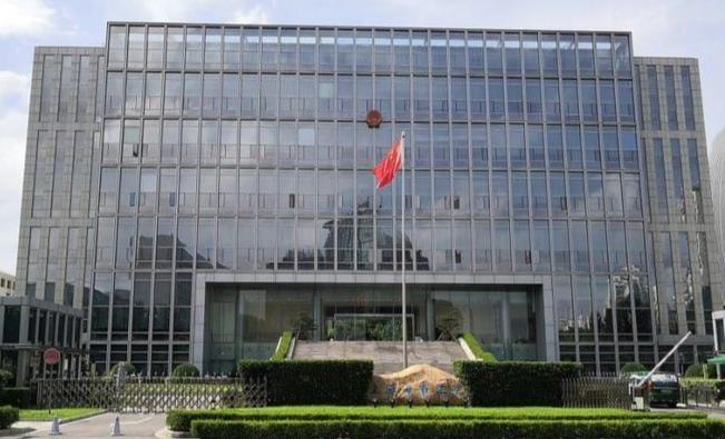 新加坡承运商拒运货物，中方果断出手狠狠惩罚，这下白宫傻眼了！

一家新加坡船务公