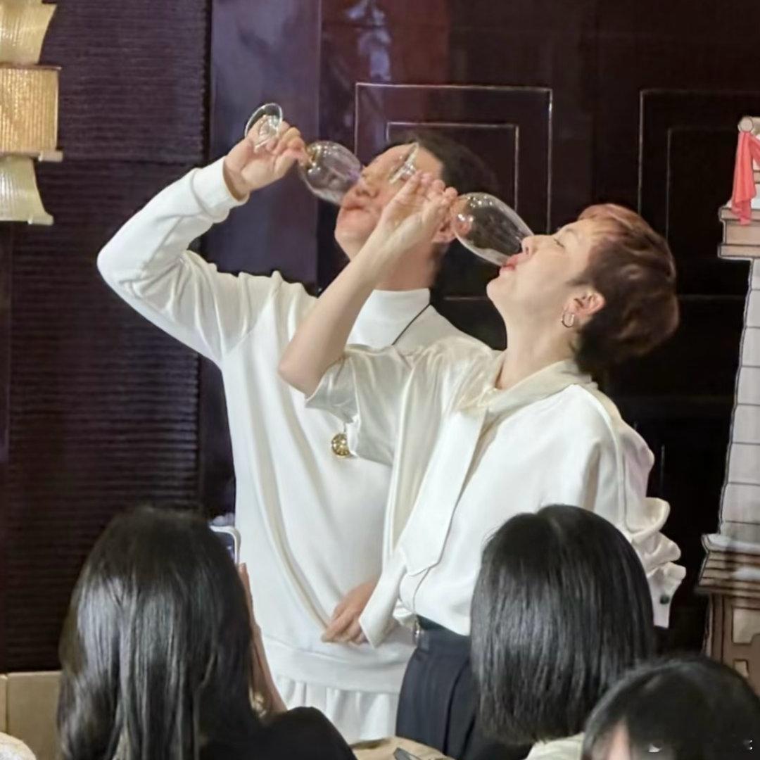 田曦薇×张凌赫二搭有希望了 