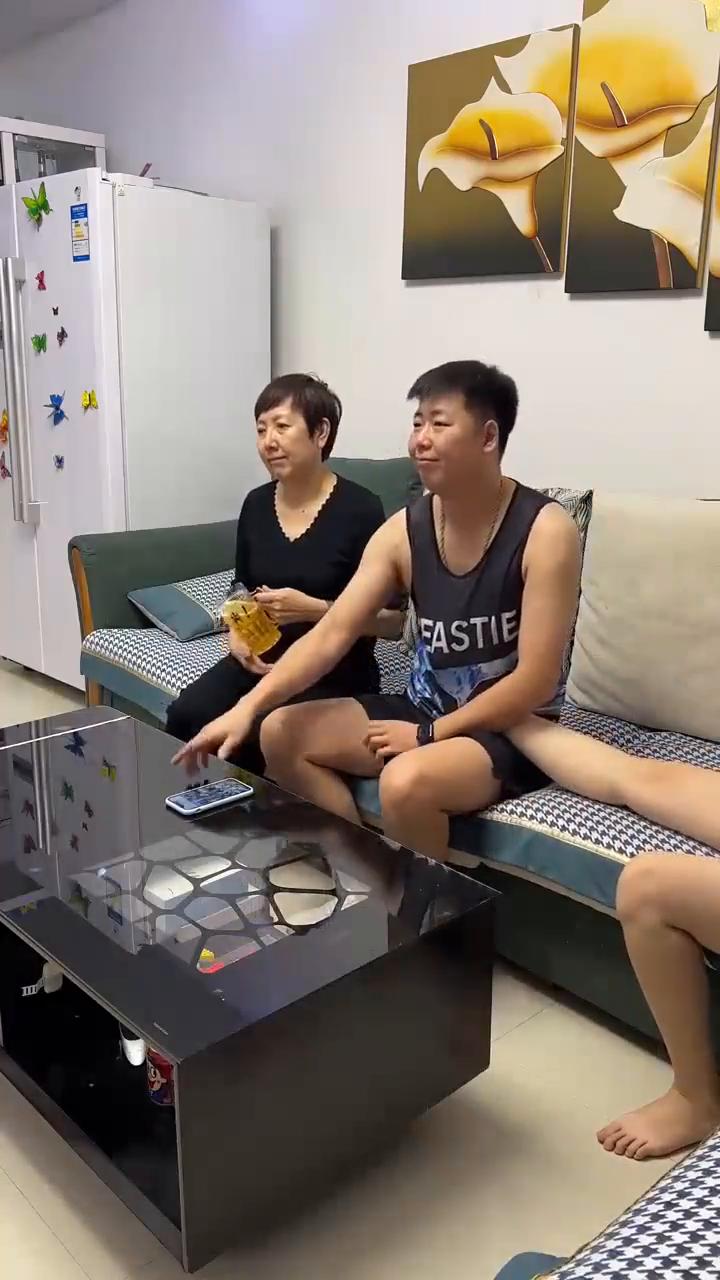 哎呦我的妈，哈哈。