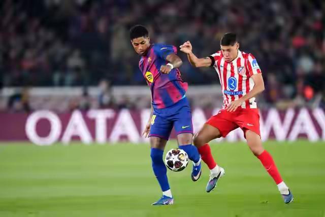 【巴萨0-2不敌马竞，阿尔瓦雷斯无解任意球破门】巴萨已经很多年没有在欧冠有所作为