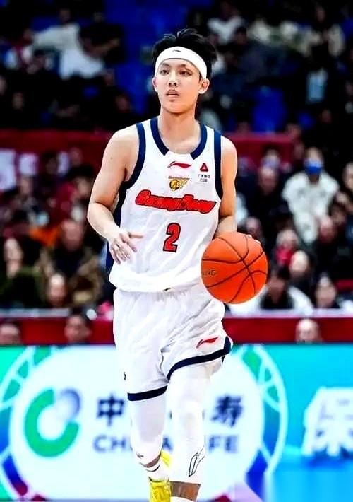 总有人问，咱们的“乔丹”在哪？咱们那个能凭一己之力，把对面五个打趴下的“战神”啥