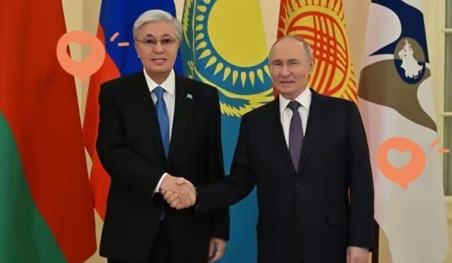 12月21日，哈萨克斯坦总统刚离开日本，并没有回国，而是直接飞到了俄罗斯，高市早