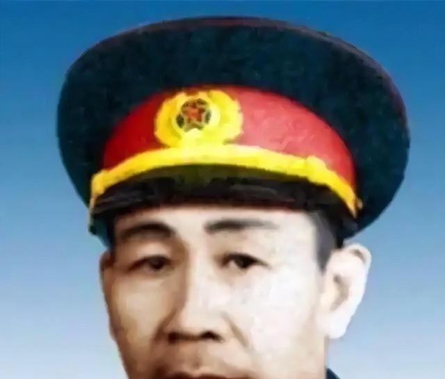 1955年授衔时，伟人破例提拔了4位将军，他们分别有何战功和军衔
1955年，中