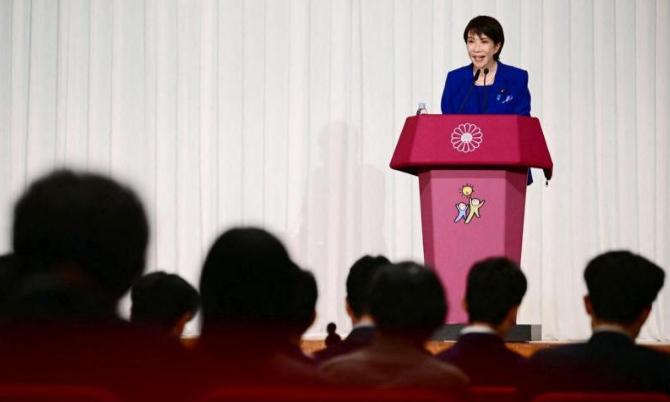 日本变本加厉，派议员窜访台岛，24小时不到，高市收到一个噩耗

12月22日，日