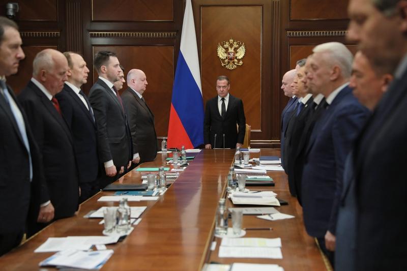 梅德韦杰夫爆出西方援乌天价账单

这数字太吓人了！俄罗斯梅德韦杰夫突然扔出一颗重