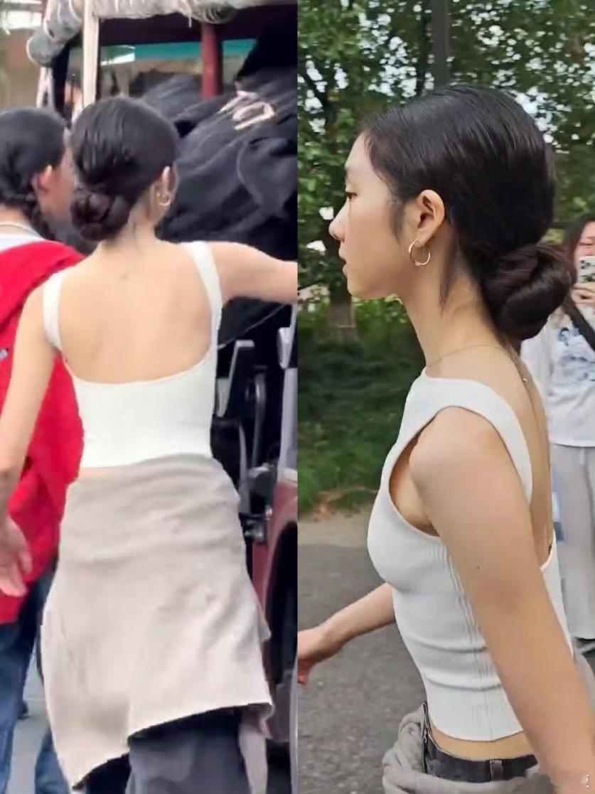 近期，黄磊携女儿黄多多（黄忆慈）现身乌镇戏剧节等公开场合，其社交表现引发广泛关注