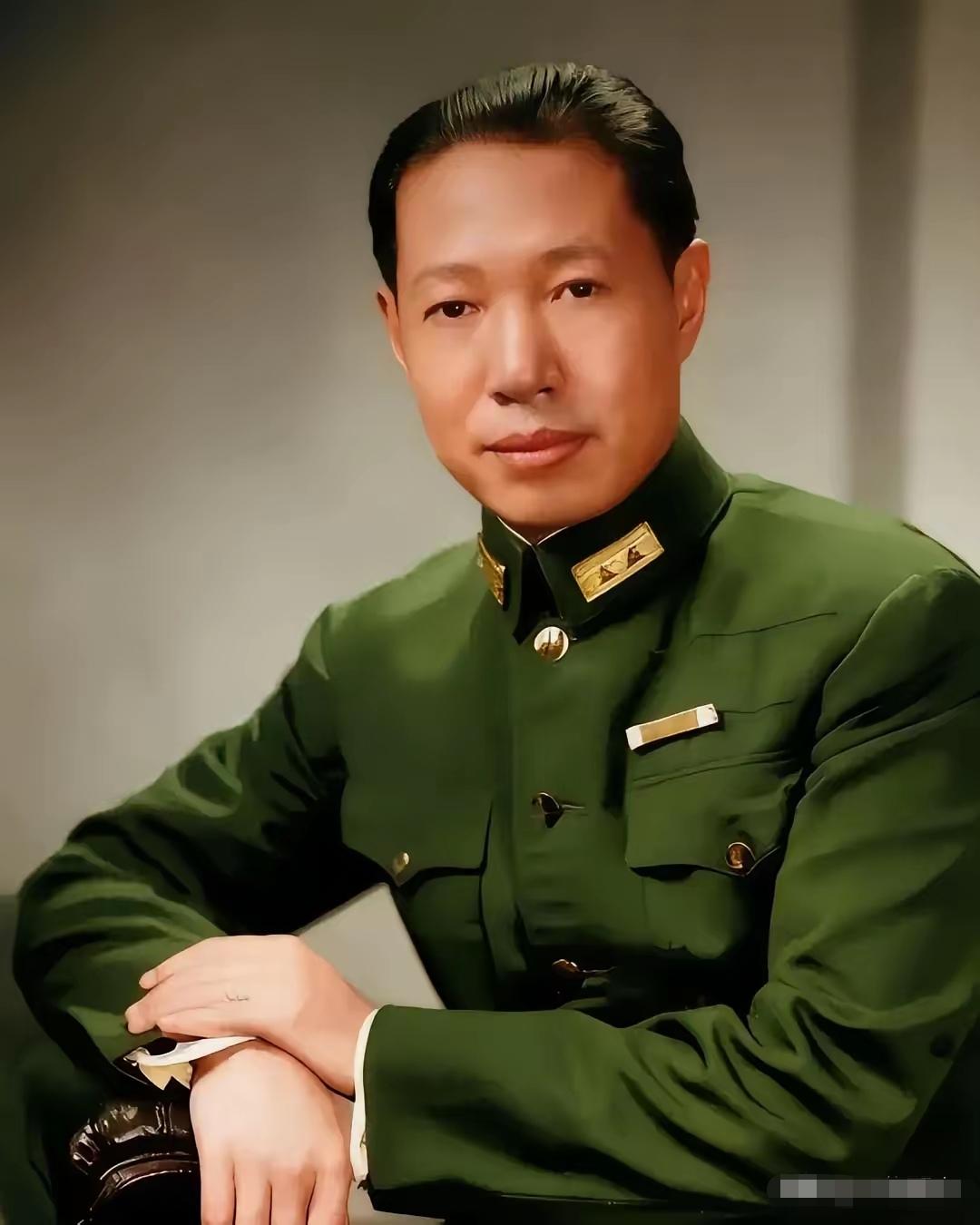 1954年，国民党上将熊式辉在泰国的工厂倒闭后，在蒋经国的斡旋下，允许他回台湾生
