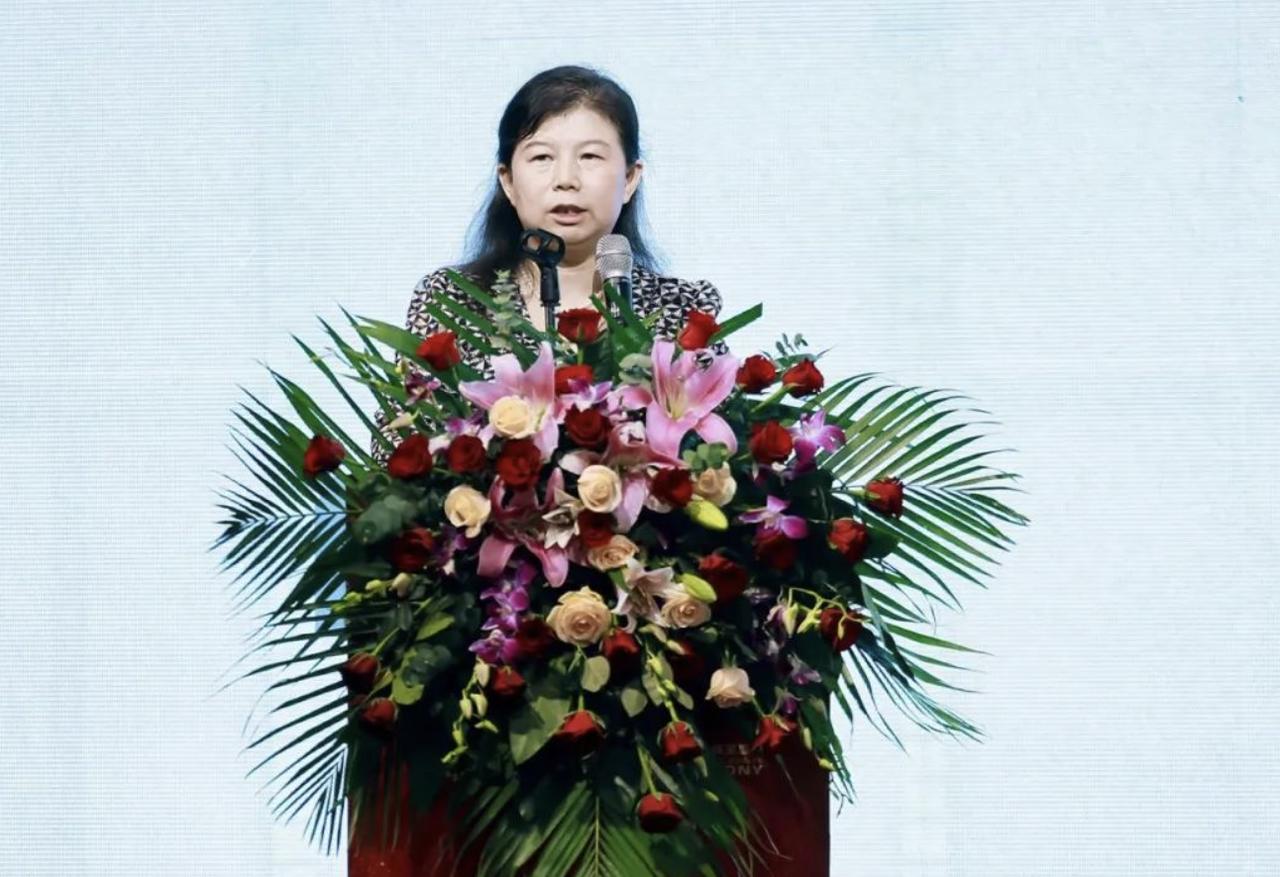 【刘英：当下中国经济压力加大，经济恢复呈现波浪式发展、曲折式前进过程】9月6日，