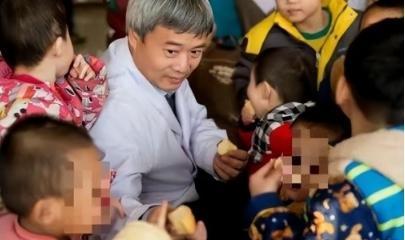 2009年，河南医生去孤儿院义诊，发现近8成弃婴的肚皮薄如白纸，体内的大便清晰可