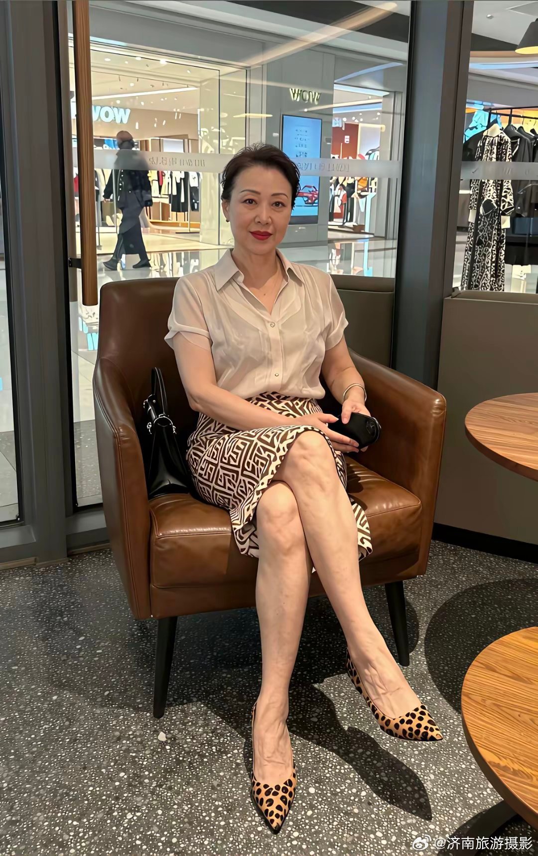 追女人的十个好方法———1．追寡妇，善待她的儿女。2．追离婚女，多聊多听她的过去