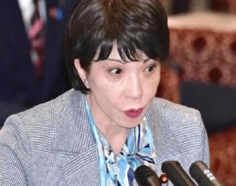 ·带刀闯华使馆终食苦果，日企传来的坏消息，给高市敲警钟

日本自卫队军官带刀闯使