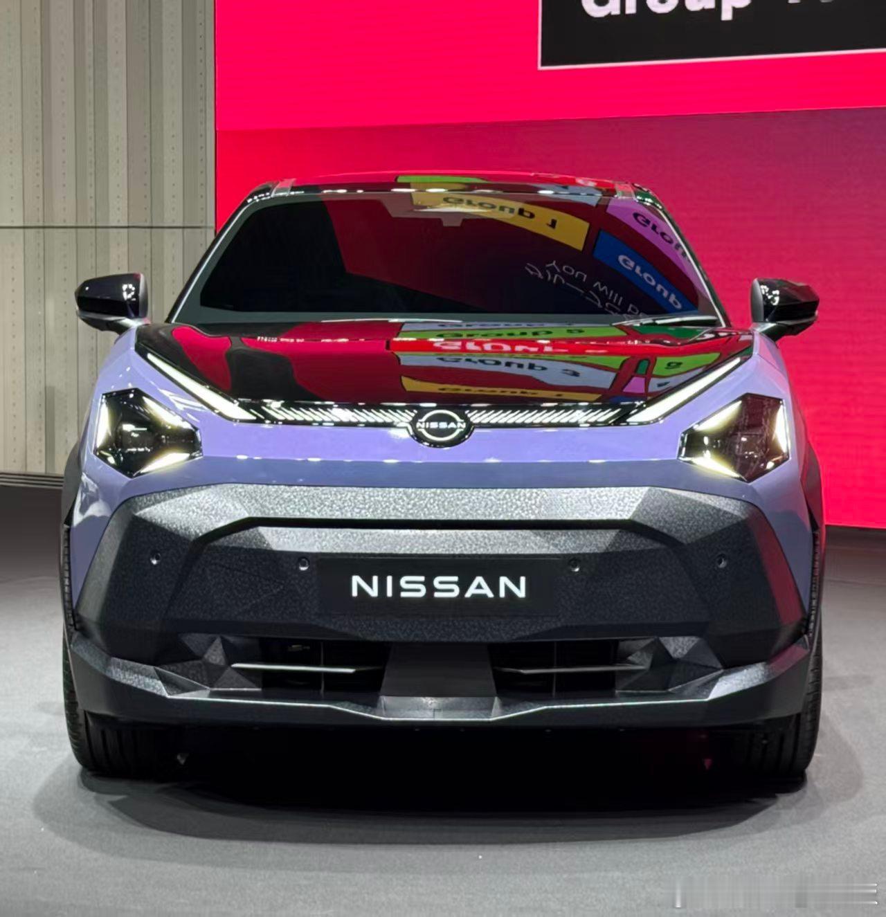 全新日产JUKE EV…这小车看着像网速不好没加载完的状态，等了半天才意识到原来