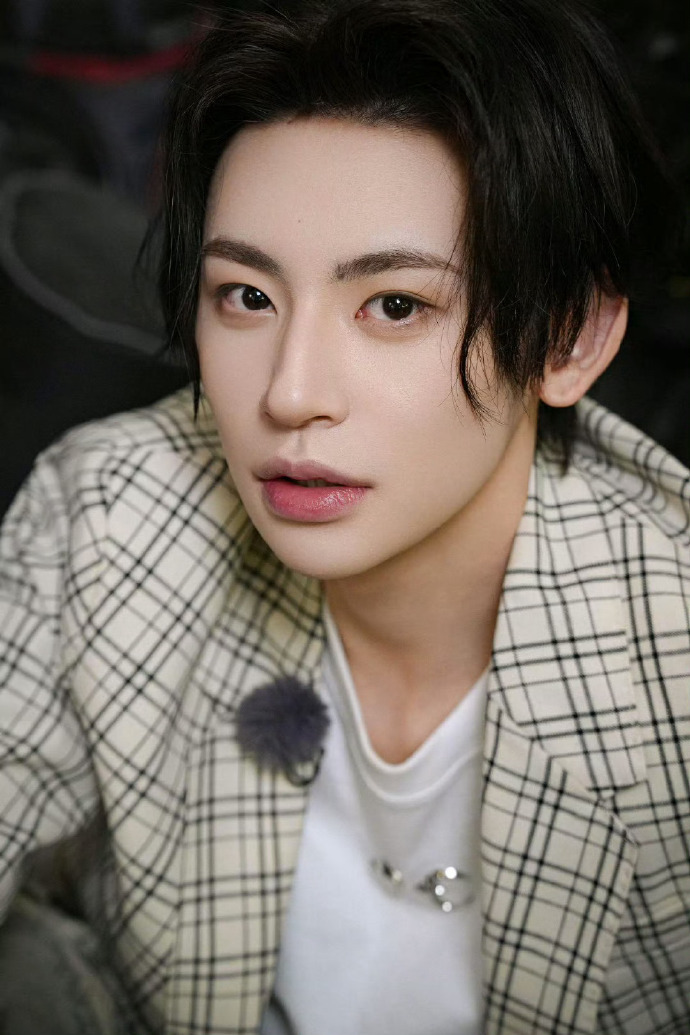 小鬼新歌月和星水和鱼我和你1月6日，小鬼发布了一首新歌《月和星 水和鱼 我和你》