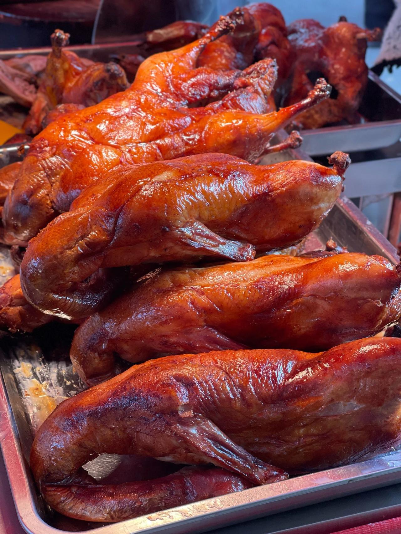 我也有了想回去读书的想法[捂脸]
近日，网上一视频让我有了想回去读书的念头，原因