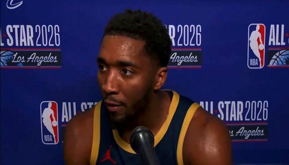 合练不到10分钟，上来就敢这么打？36岁哈登剩31秒接球，全场球迷起立，米切尔在