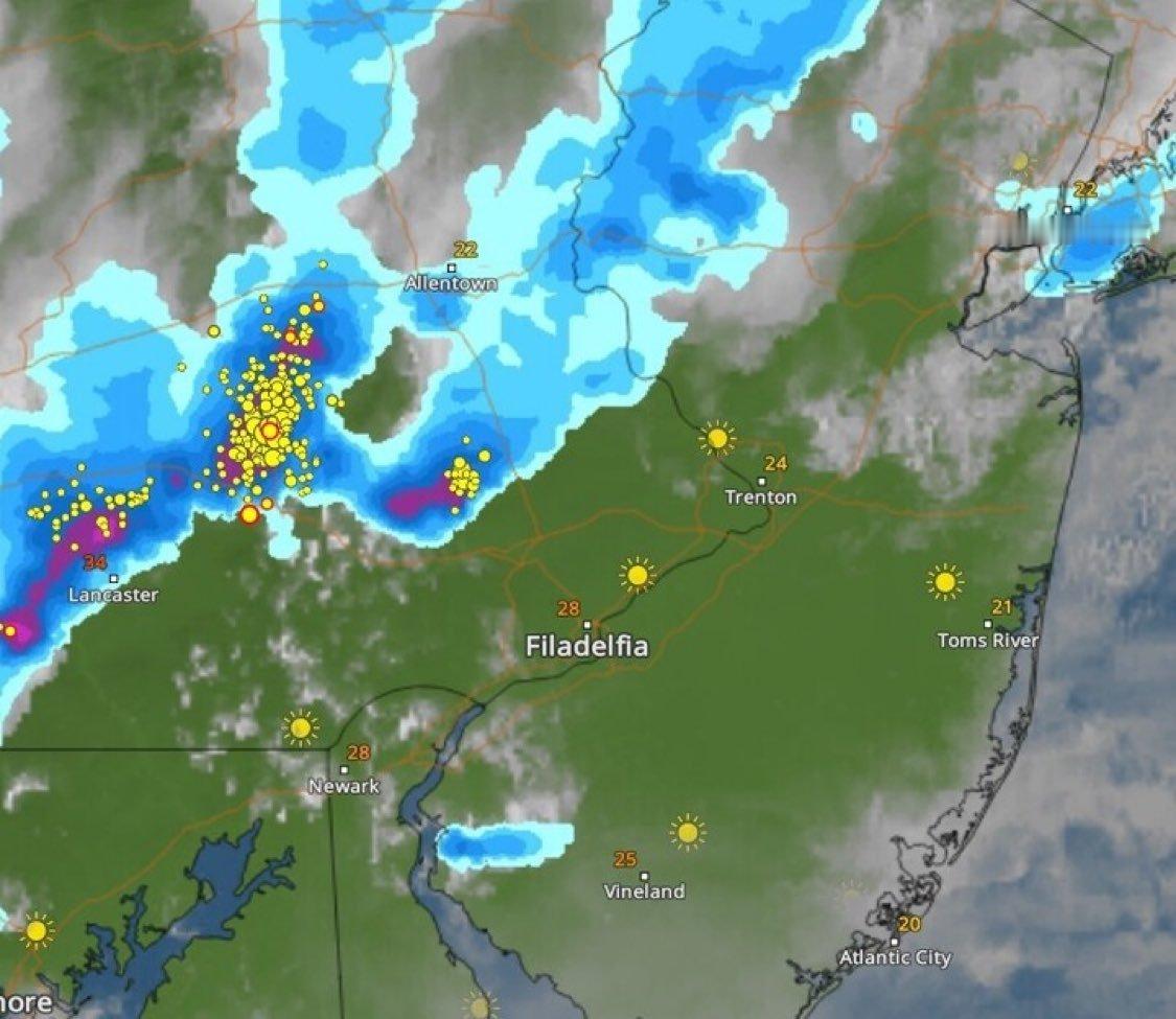 马卡报：一场暴风雨正向费城袭来，预计很快将迎来强降雨。皇马和萨尔茨堡的比赛面临推