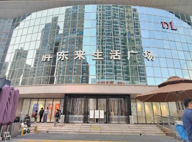 以为胖东来房东贪得无厌？舆论一边倒指责房东坐地起价不近人情，别被带节奏了！算笔账