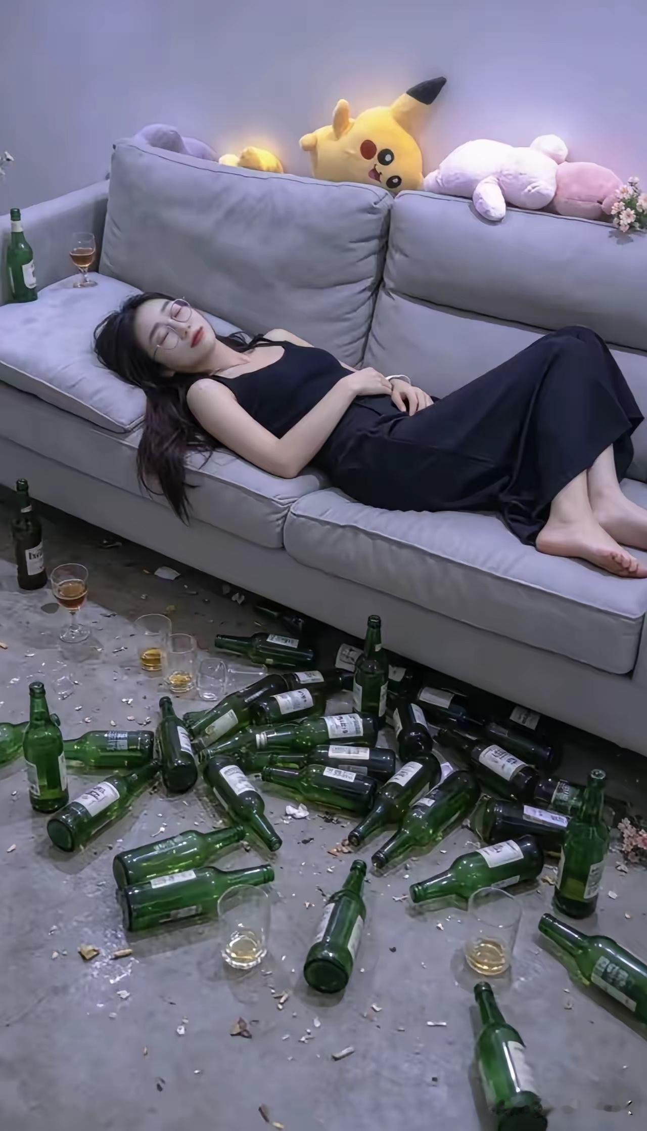 说出来都是眼泪，
生活没有你想的那么美好
