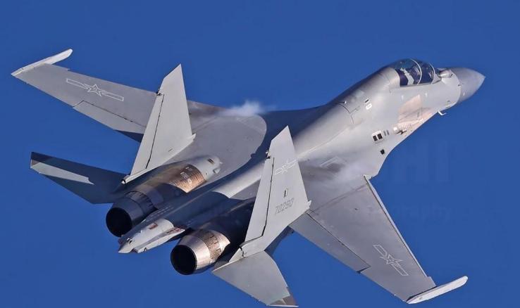 美国空军F-16战斗机坠毁，可以说提醒了我们一下：老式三代机，比如歼-10A，歼