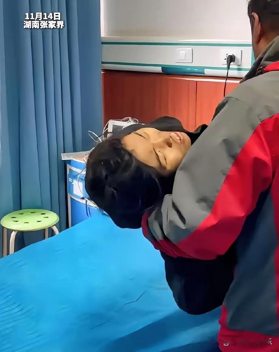 冷美人退赛引起全网热议，冷美人瘦得只剩骨头了，从一个漂亮的女生变成了楼兰干尸。