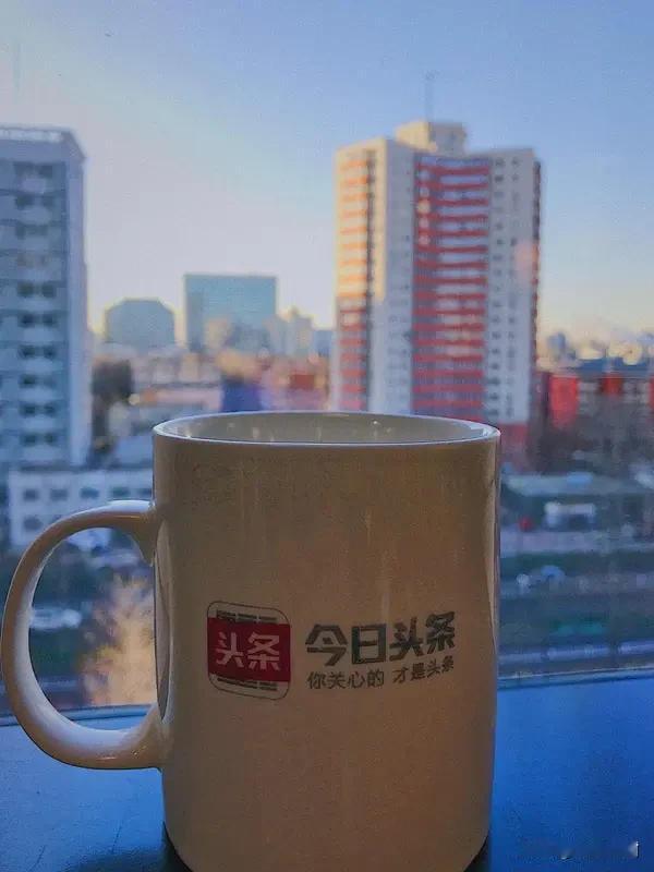 头条给的荣誉挺有用的。头条创作者荣誉有“优质创作者”“领域专家”等称号，还有等级
