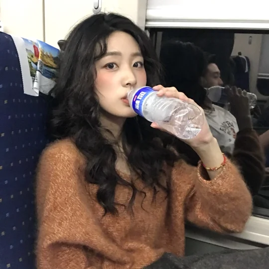 长相基础 发型就不基础✨