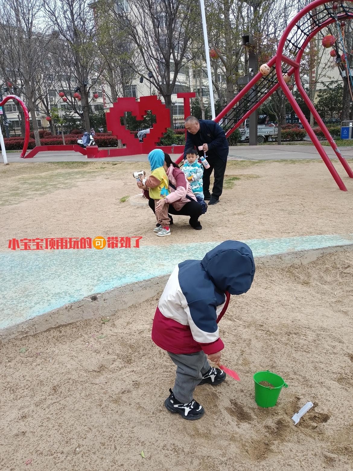 三月末的这场小雨，轻轻洒在淇滨、浚县、淇县的街头。空气一下子润了，尘土都安静下来