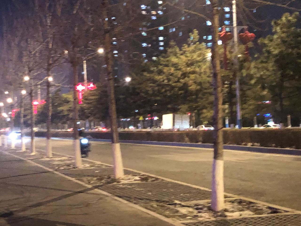 中袁万步：今天晚上绕着长春市宽城区相关区域走了一大圈，万步有余，城市的夜空之下展