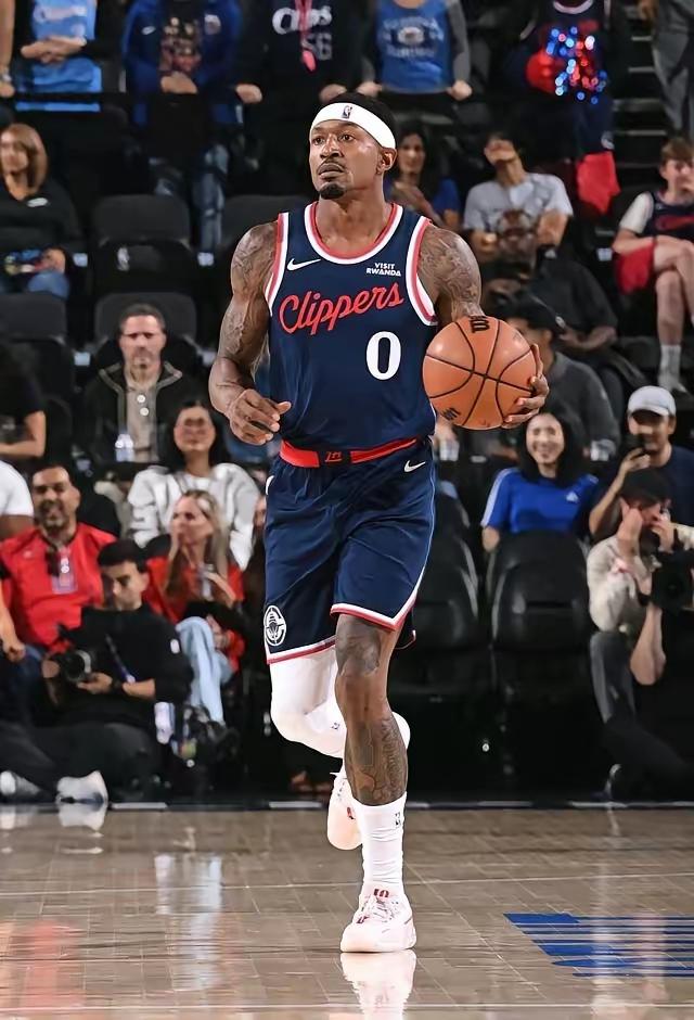 550万的比尔不但不香，反而赛季报销了

快船官方宣布比尔遭遇髋部骨折，赛季报销