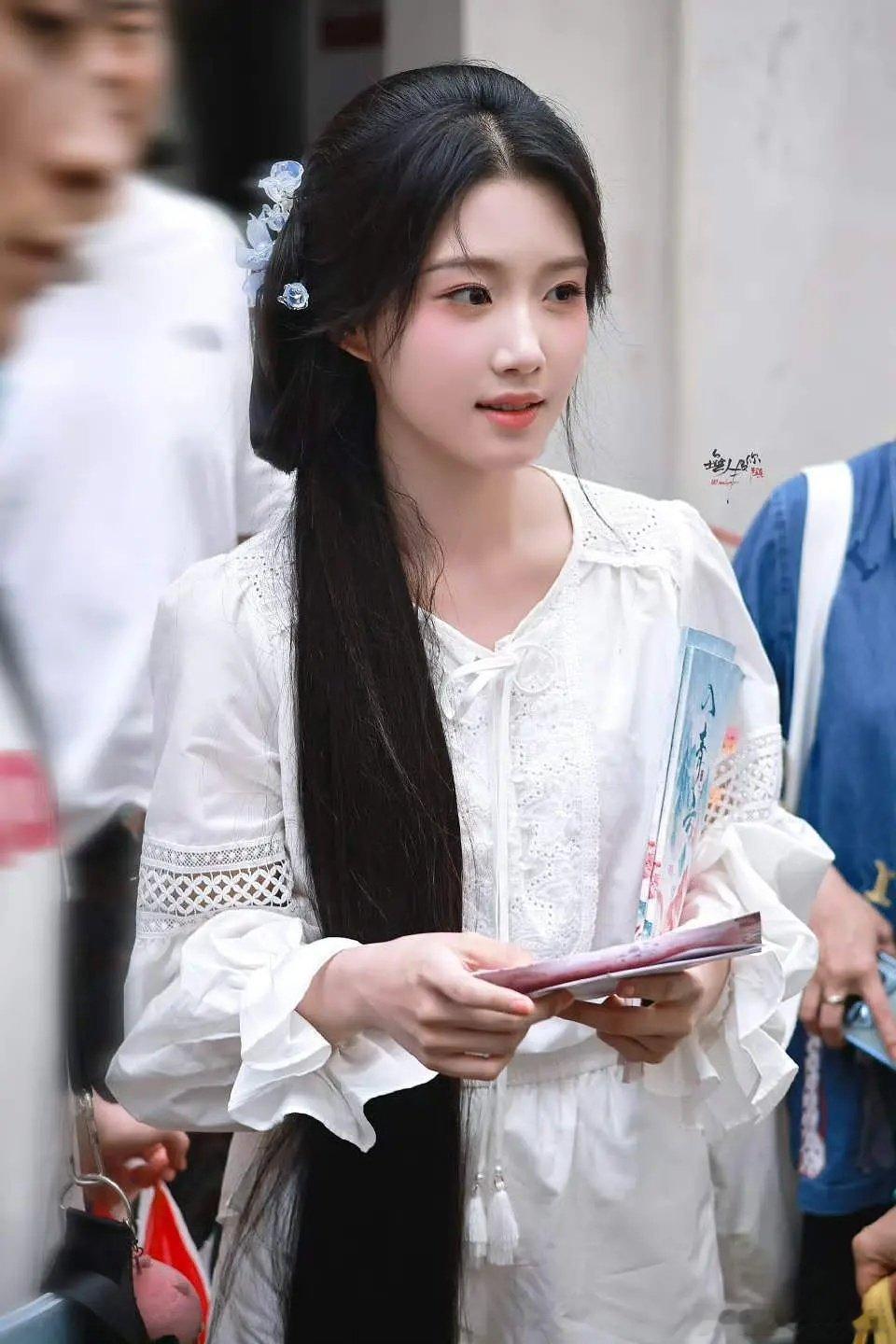 卢昱晓这个状态真的太好了，感觉只要造型正确她就可以非常的漂亮 ​​​