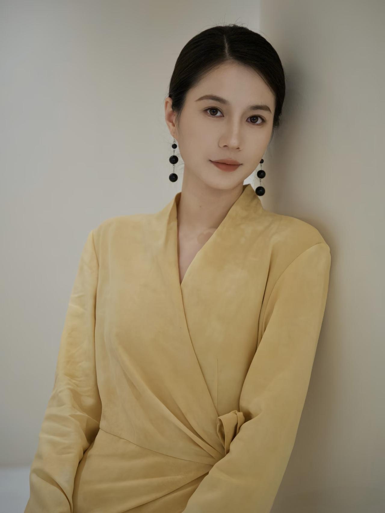 你觉得女人最重要的是美貌还是人品美貌很重要，人品更重要。