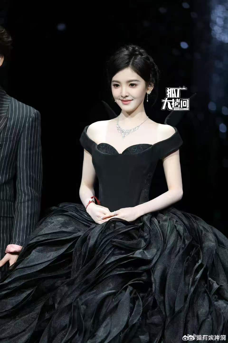 章若楠赫本大片章若楠优雅的黑天鹅章若楠优雅的黑天鹅，太美了，