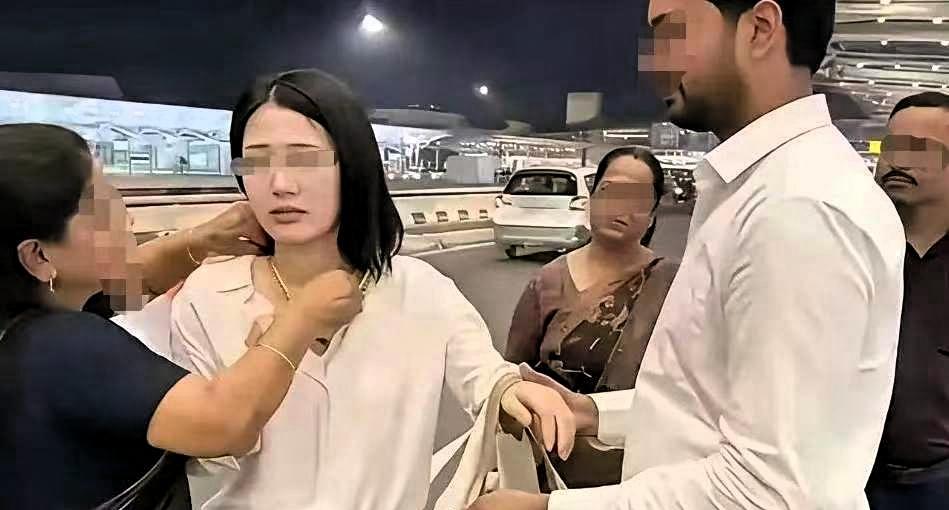 江苏一姑娘这波操作，真够魔幻的。
千挑万选带回个外籍男友，本以为是跨越文化的浪漫