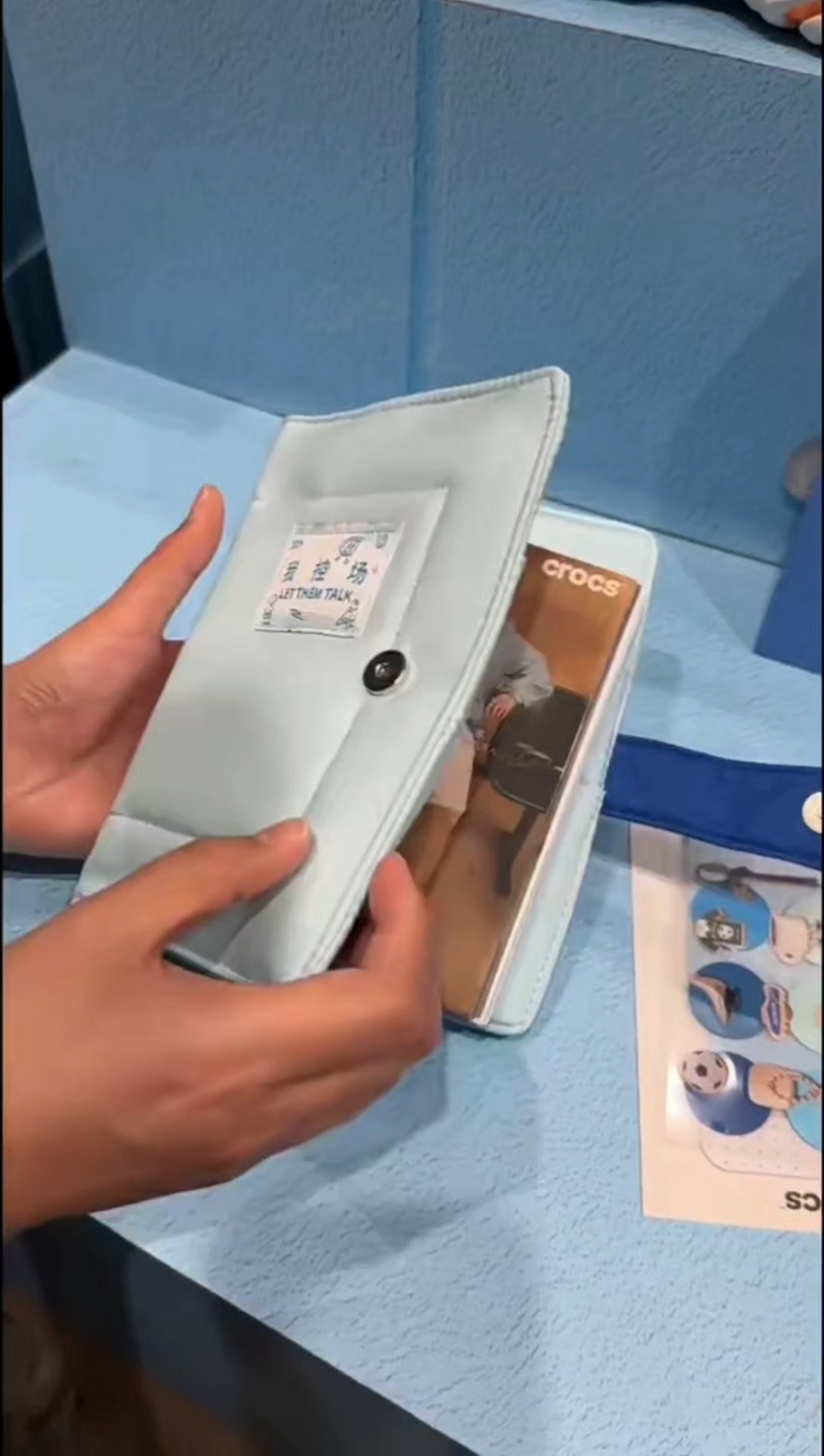 CROCS全球品牌代言人樊振东 周边的卡骆驰笔记本套装实物特别精美©️银泰中心C