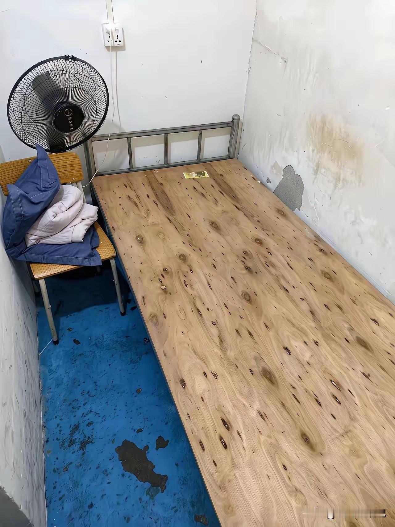在北京三环内，这间小房子得多少钱一个月能租到呢？