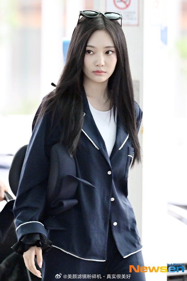 宁艺卓今日机场新闻图+饭拍预览 Cr logo ​​​