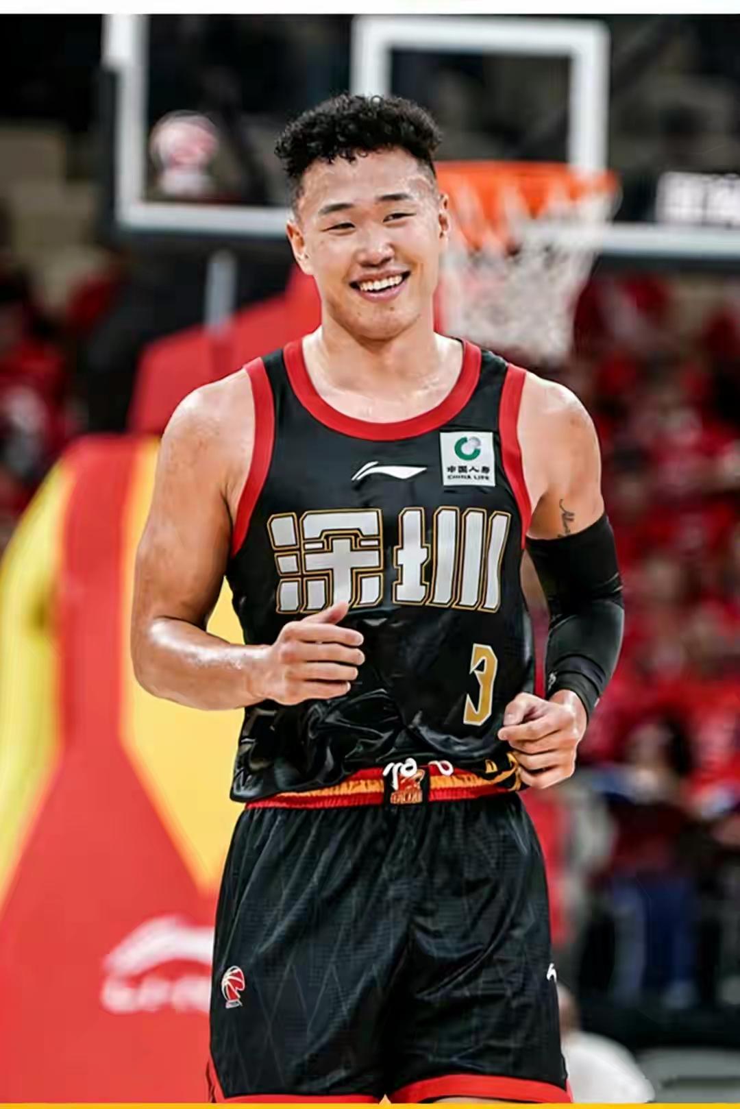 大家发现没，深圳104-84击败江苏，这场比赛彻底看清三名球员：
贺希宁
王浩然