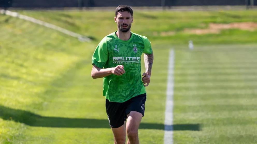 克莱因丁斯特还在为复出而努力，如今的目标是赛季最后两轮比赛可以出场。他是在去年5