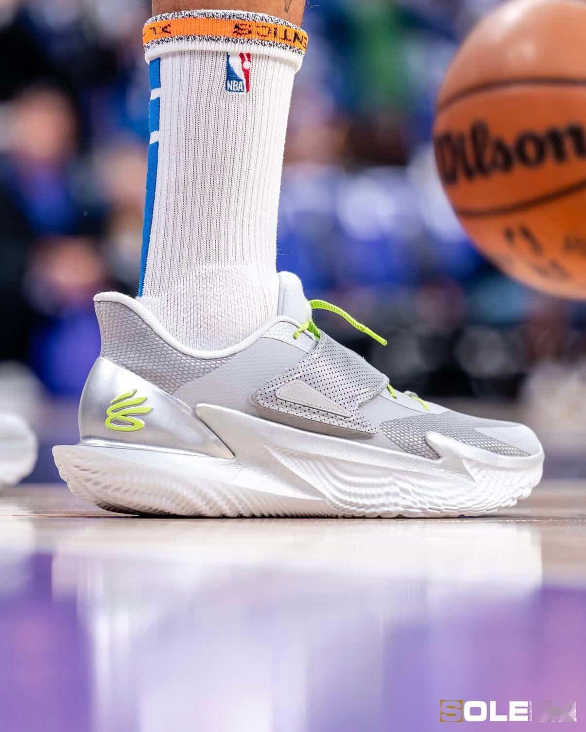 库里今天上脚的Fox 2和韦德之道12 全明星图