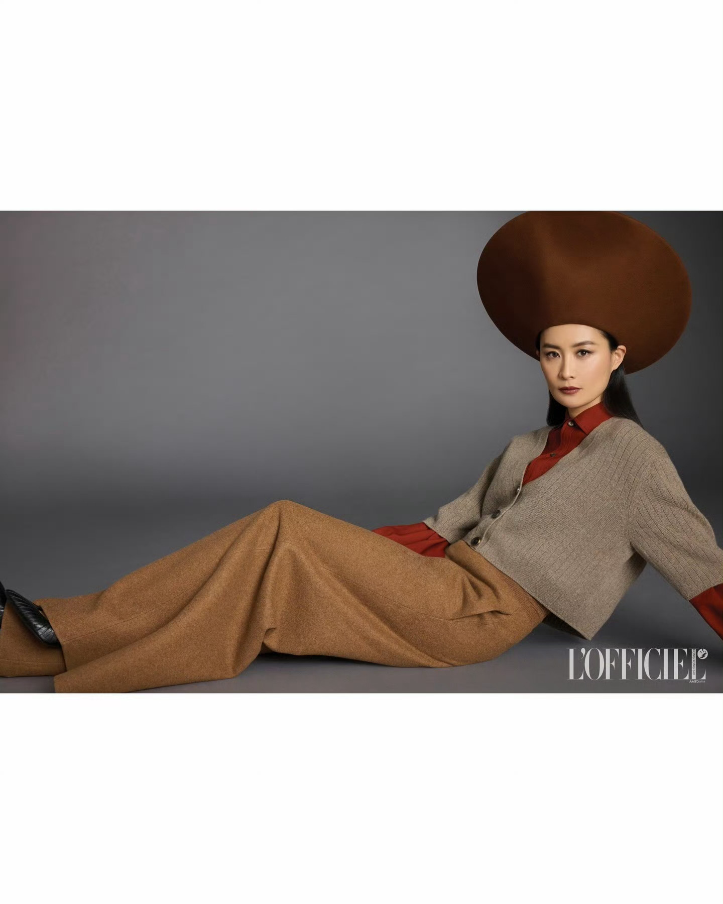 演员陈法拉港版《L'OFFICIEL》2026年2月刊封面Harry Winst