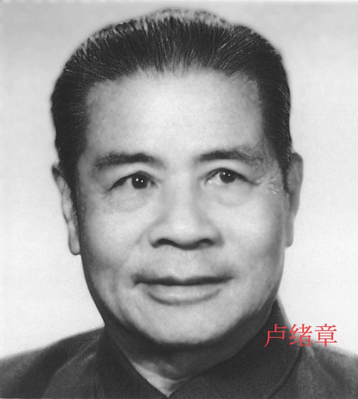 党组织给了他1000美元，让他去做生意，做什么不管，但是，组织什么时候要钱都得给