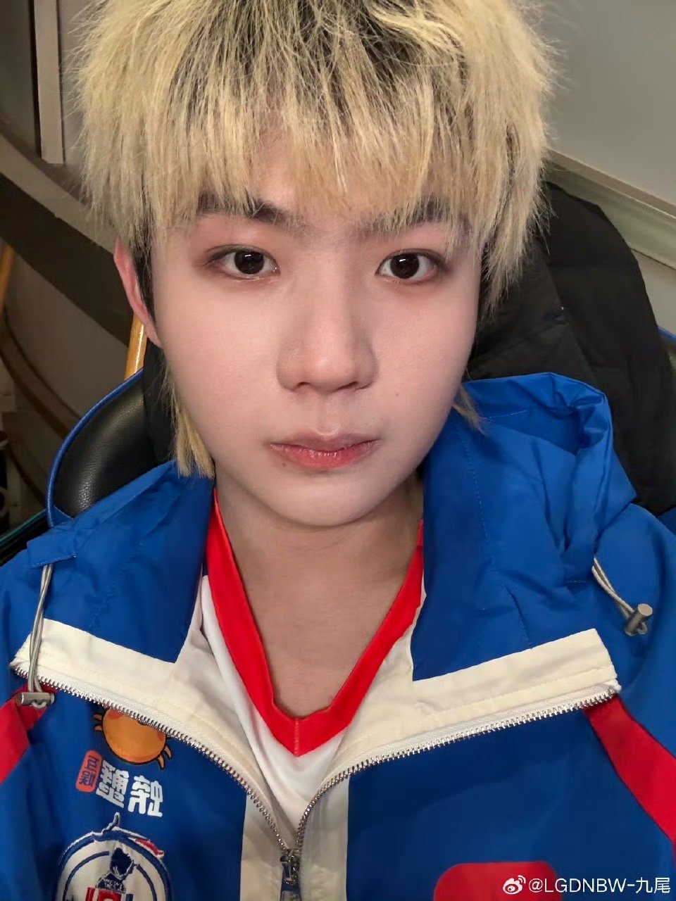 九尾七周年快乐谢谢大家九尾七周年自拍九尾七周年快乐谢谢大家 