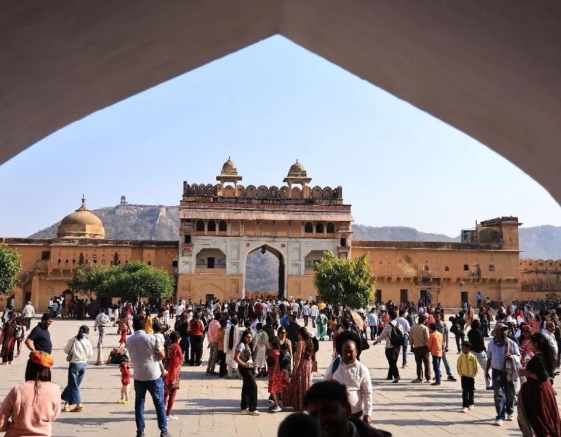 日本或将在2026年被印度超越，成为世界第五大经济体。原因有三：日元已经不行了，