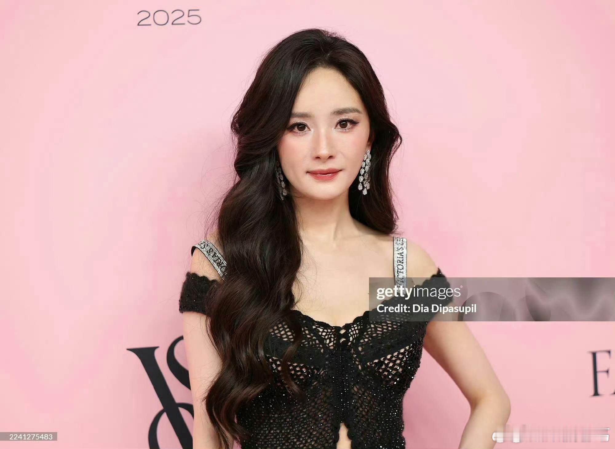 杨幂维密粉毯G社生图杨幂g社生图这个状态真的很无敌 ​​​
